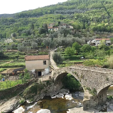 Casa In Tipico Borgo Ligure *